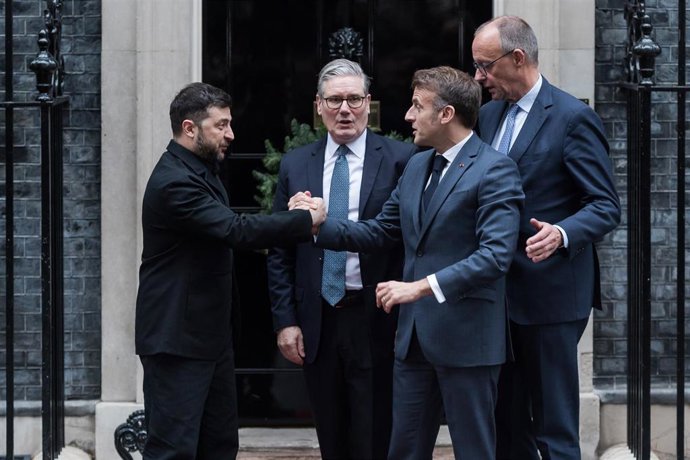 Archivo - Volodimir Zelenski, Keir Starmer, Emmanuel Macron, y Friedrich Merz reunidos en Londres a  8 de diciembre de 2025 