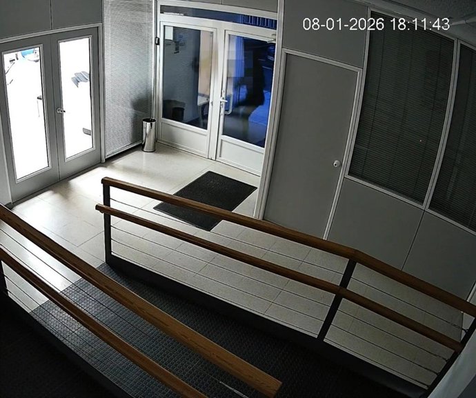 Imagen del ataque violento a la sede del PSOE en Guadalajara.