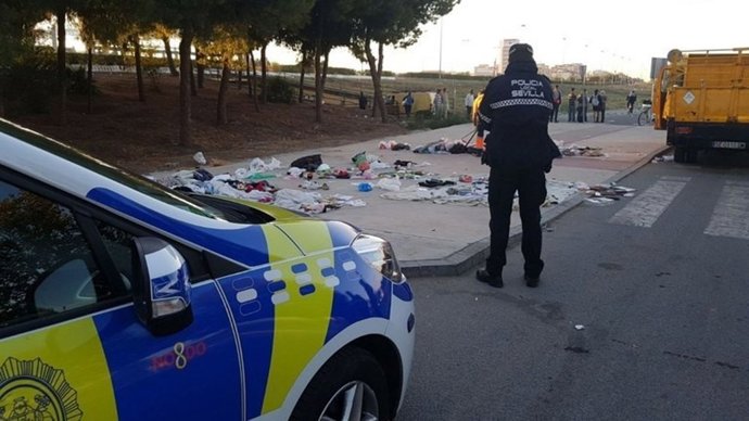 Operativo policial en el entorno de Mercatemático.