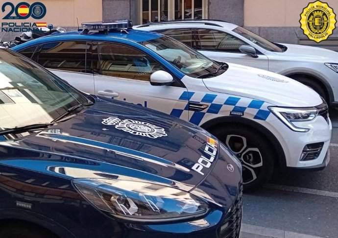 Archivo - Sucesos.- Detenido en Valladolid por amenazas con un cuchillo jamonero tras una disputa por el lanzamiento de petardos