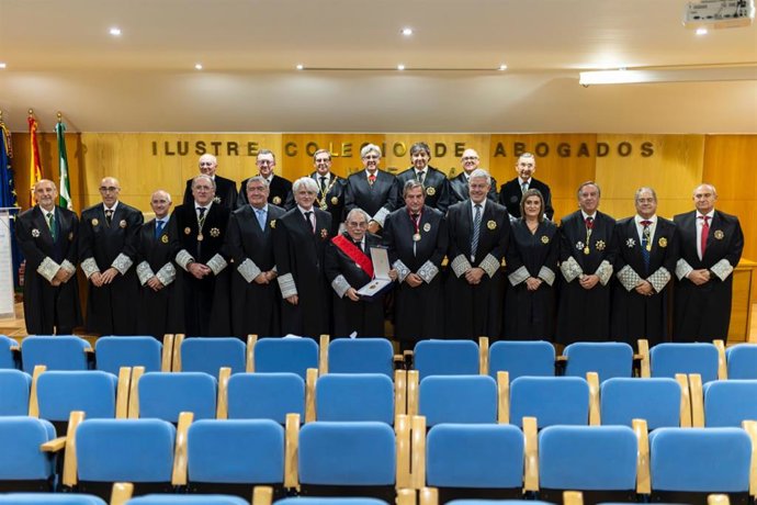 Fernando Vergel recibe la Gran Cruz al Mérito de la Abogacía española.