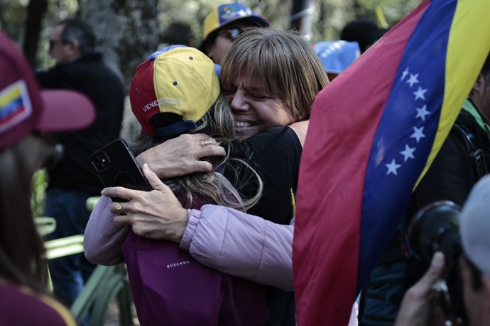 4 de janeiro de 2026, México, Cdmx, México: Ontem, o governo dos EUA capturou o presidente venezuelano NICOLÁS MADURO por ordem de DONALD TRUMP. Hoje, a comunidade venezuelana que vive no México saiu às ruas de Polanco (um dos bairros mais exclusivos do p