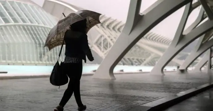 Imagen de lluvia y viento en Valencia