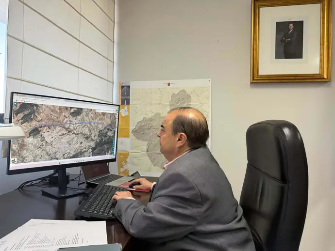 Francisco Carrillo revisa carreteras regionales
