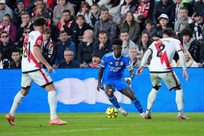 Archivo - Vinícius durante el Rayo Vallecano-Real Madrid de esta temporada en Vallecas