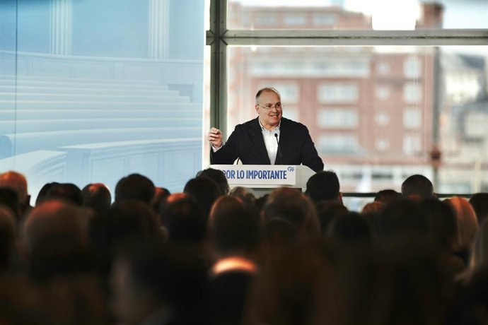 El secretario general del PP, Miguel Tellado, durante la apertura de la 28 Interparlamentaria del PP, en el Palexco, a 10 de enero de 2026, en A Coruña, Galicia (España). Bajo el lema 'Por lo importante', los populares buscan diseñar la estrategia del par