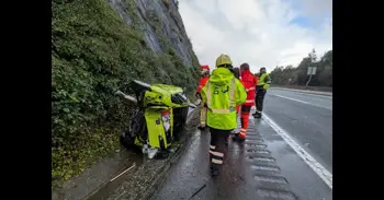 Un coche pierde el control y sufre un accidente en la A-8 a la altura de Castro