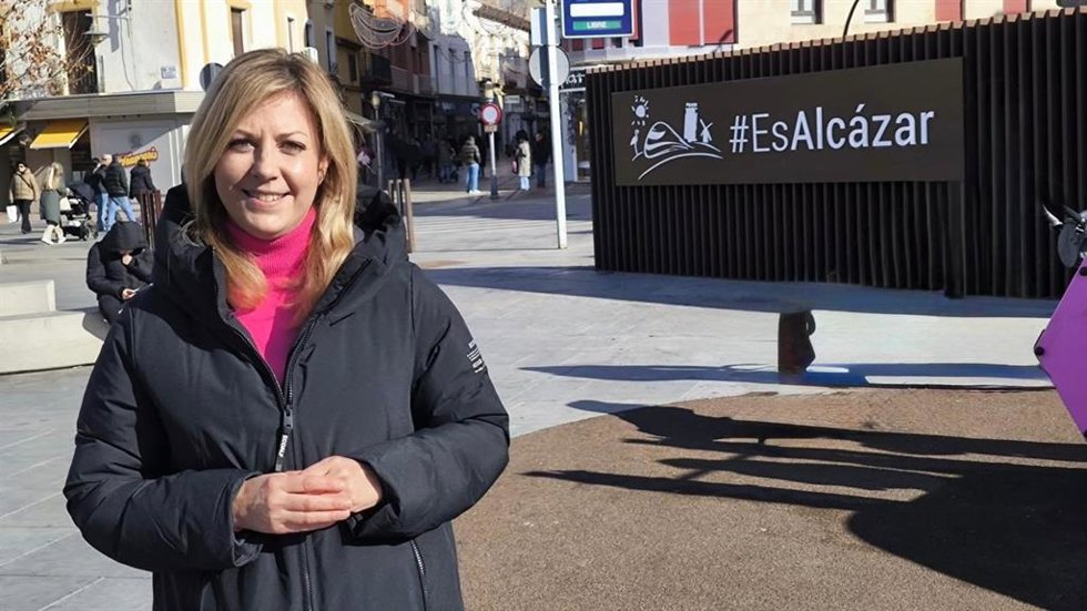 La Portavoz Del Grupo Socialista En Las Cortes Regionales, Ana Isabel Abengózar.