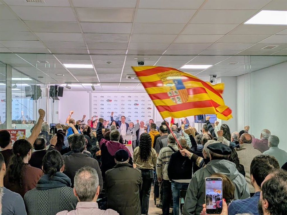 Acto de presentación de la lista de CHA por la provincia de Zaragoza este sábado en la sede de la formación aragonesista.