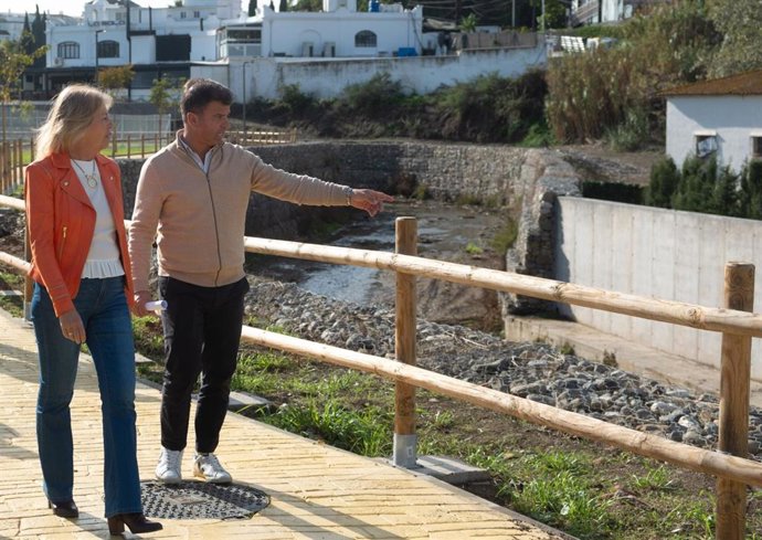 El Ayuntamiento de Marbella invirtió en 2025 cerca de un millón de euros en la limpieza y mantenimiento de ríos y arroyos, actuando en una superficie equivalente a 56 campos de fútbol