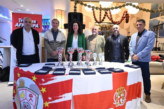 Entrega de trofeos de la Liga de Invierno de la Asociación de Futbolistas mayores de 43 años.