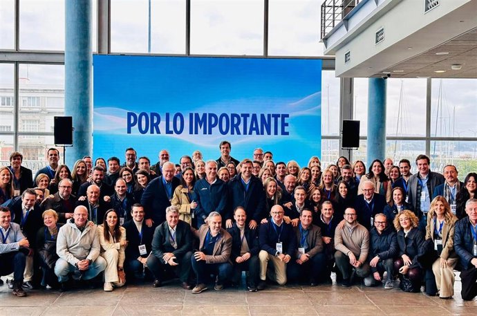 Parlamentarios del PP en la Interparlamentaria del partido en A Coruña.