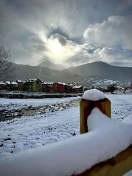 Benasque nevado este sábado 10 de enero.