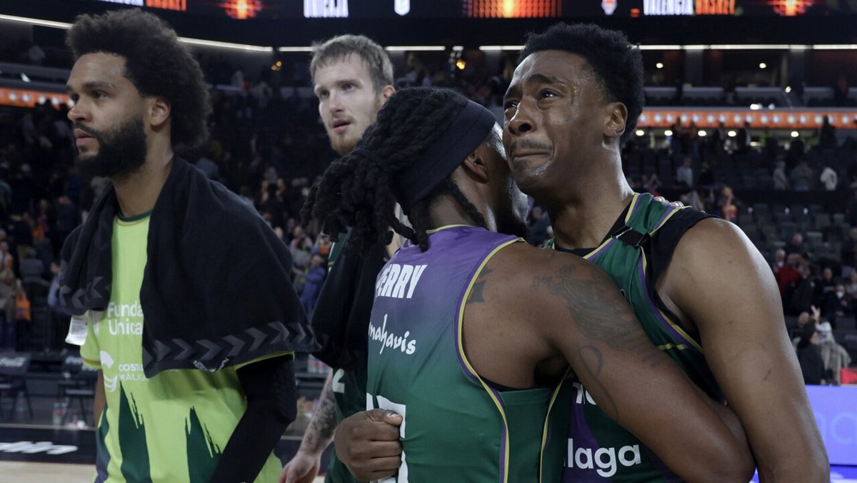 El Unicaja asalta el Roig Arena y el UCAM Murcia asegura la Copa