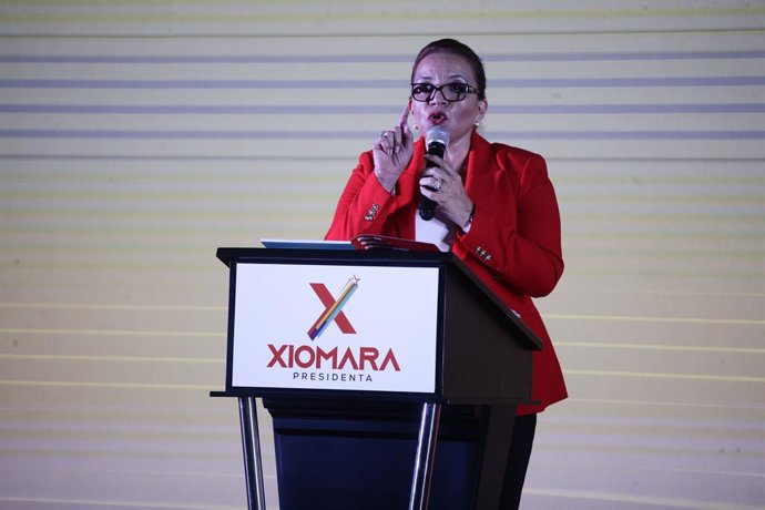 Archivo - September 5, 2021, Tegucigalpa, Tegucigalpa, Honduras: The presidential candidate presents her proposal in front of the public and the media. Tegucigalpa, Honduras.Â  XIOMARA CASTRO DE ZELAYA who was first lady of the Republic of Honduras in the