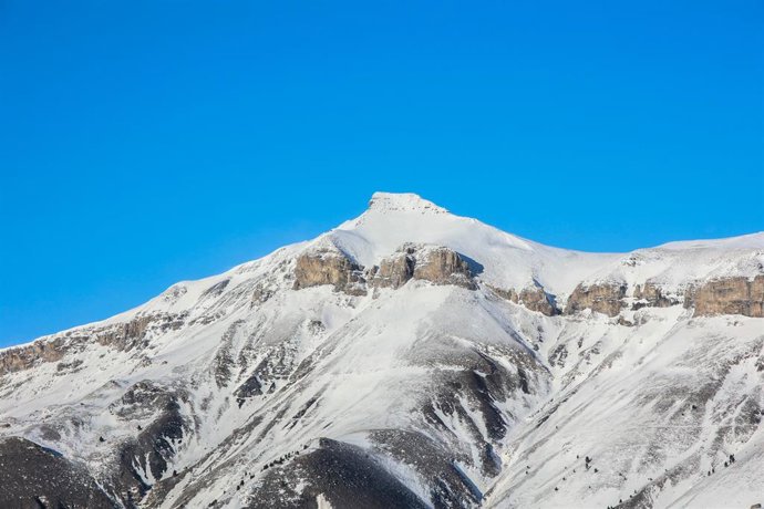 Los Alpes, Saint Ouen, Paris, Francia  