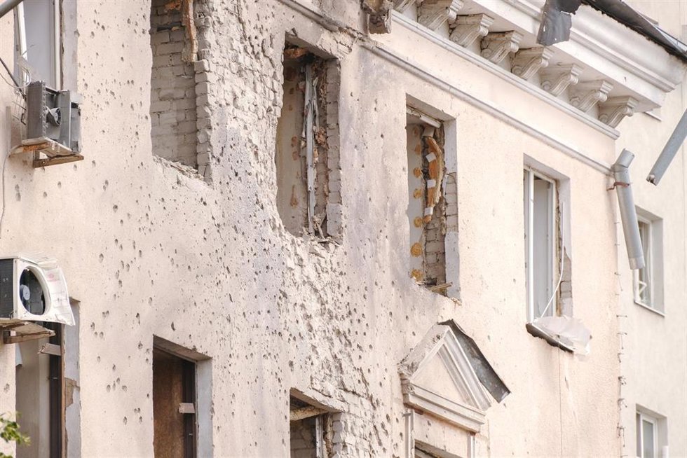 Archivo - Edificio dañado por ataque con drones en Voronezh, Rusia
