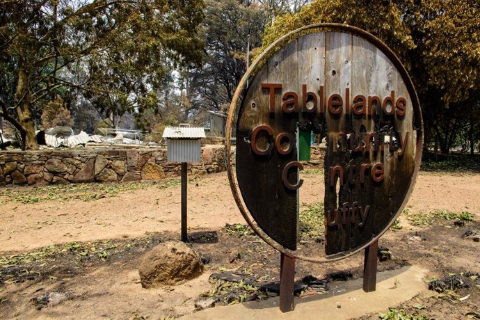 10 January 2026, Australia, Ruffy: A destroyed sign outside of the Ruffy community centre and primary school in Ruffy, Victoria. Photo: Michael Currie/AAP/dpa