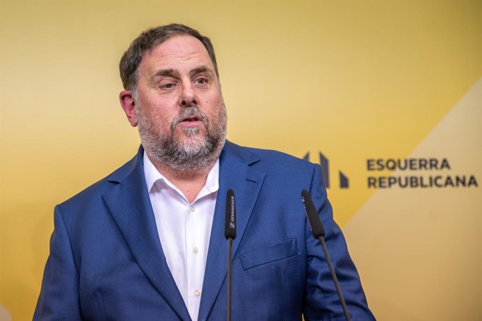 Archivo - El presidente de ERC, Oriol Junqueras, comparece durante una rueda de prensa, a 2 de noviembre de 2023, en Barcelona, Catalunya (España). Junqueras ha presentado el acuerdo entre PSOE y ERC para la investidura de Pedro Sánchez que contempla la l