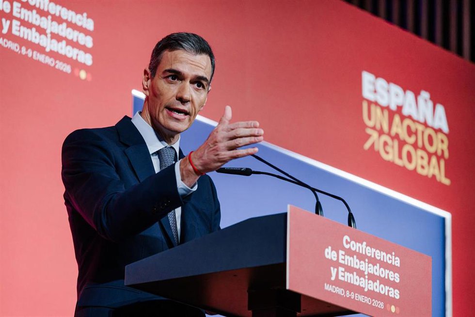 El presidente del Gobierno, Pedro Sánchez, durante la Conferencia de Embajadores y Embajadoras de España acreditados en el exterior, en el Ministerio de Asuntos Exteriores, Unión Europea y Cooperación, a 8 de enero de 2026, en Madrid (España).
