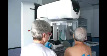 Las andaluzas con cáncer de mama podrán desde este lunes hacerse mamografía, ecografía y biopsia en un mismo día