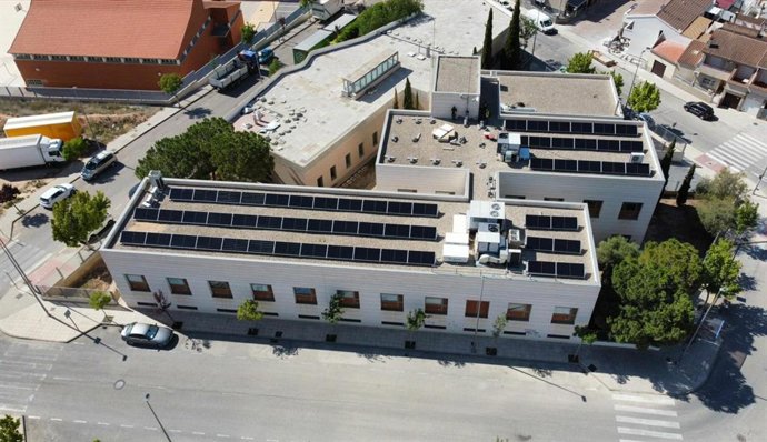 Placas Solares en el Centro de Salud Yecla Oeste.