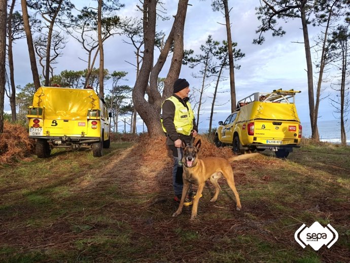 Imágenes de la búsqueda del pescador desaparecido en Coaña.