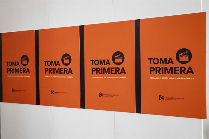 Archivo - Carteles del programa 'Toma Primera'.