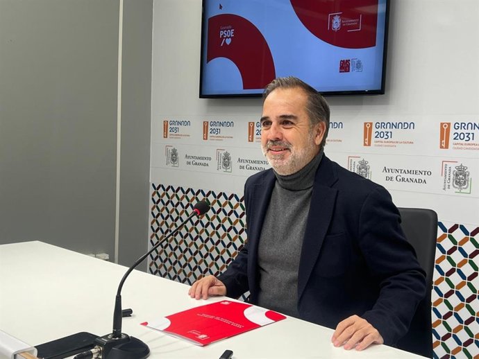 El concejal del Grupo Municipal Socialista en el Ayuntamiento de Granada, Jacobo Calvo, en imagen de archivo.