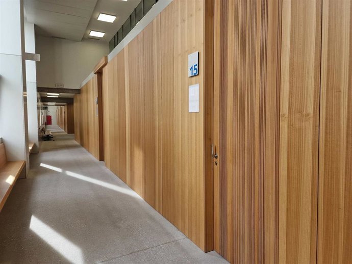 Archivo - Imagen de los pasillos de los juzgados de Vigo.