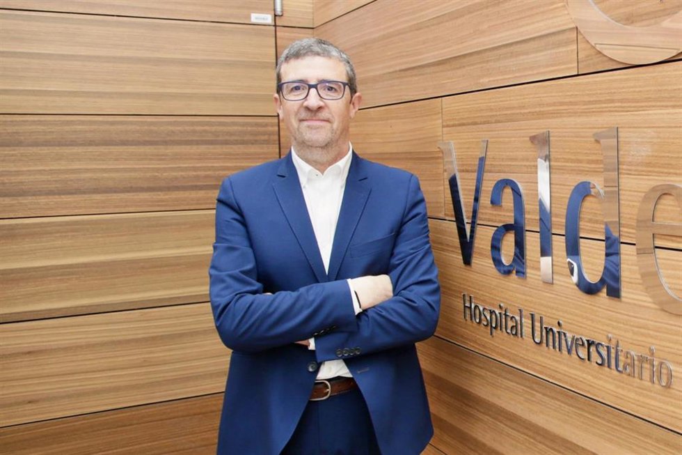 Archivo - El gerente del Hospital Univesitario Marqués de Valdecilla, Félix Rubial