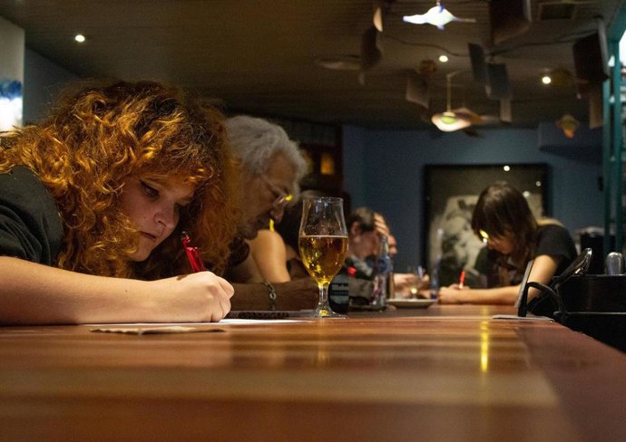 Participantes en una edición anterior del Concurso de Escritura Rápida