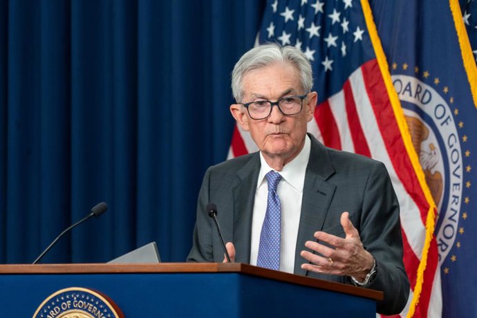 Archivo - Arquivo - WASHINGTON, 10 de dezembro de 2025 — O presidente do Federal Reserve dos EUA, Jerome Powell, participa de uma coletiva de imprensa em Washington, D.C., Estados Unidos, em 10 de dezembro de 2025. O Federal Reserve dos EUA decidiu na qua