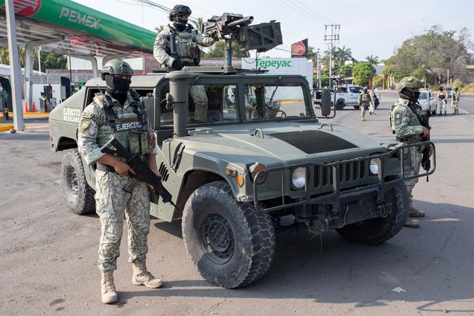 Archivo - Arquivo - 24 de novembro de 2025, Apatzingan, Michoacán, México: Medidas de segurança massivas fazem parte de uma nova estratégia federal para combater a última onda de violência provocada pelos cartéis de drogas no estado de Michoacán, no sul d