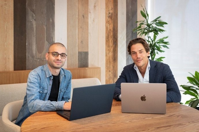 El coo de Equito, Naji Bizri (i) y el ceo, Robin Decaux (d).