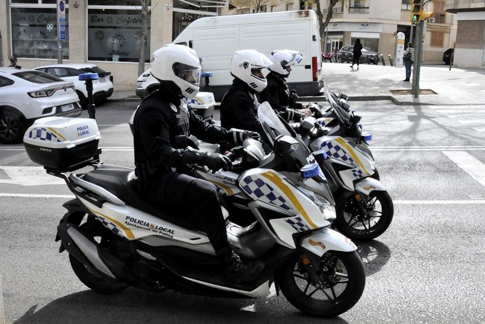Archivo - Agentes de la Policía Local de Palma