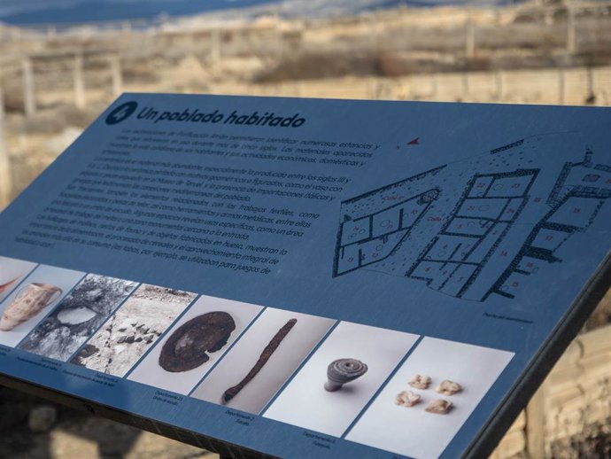 Uno de lso paneles renovados en el yacimiento Alto Chacón de Teruel.