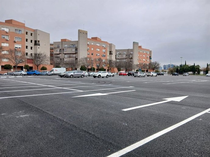 Aparcamiento habilitado por las obras del tramo norte de la Línea 3 del Metro de Sevilla