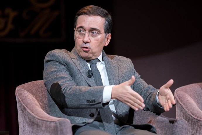 El ministro de Asuntos Exteriores, Unión Europea y Cooperación de España, José Manuel Albares, durante ‘Los Desayunos del Ateneo’, en el Ateneo de Madrid, a 12 de enero de 2026, en Madrid (España).