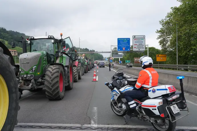 Protesta de agricultores en la frontera entre España y Francia