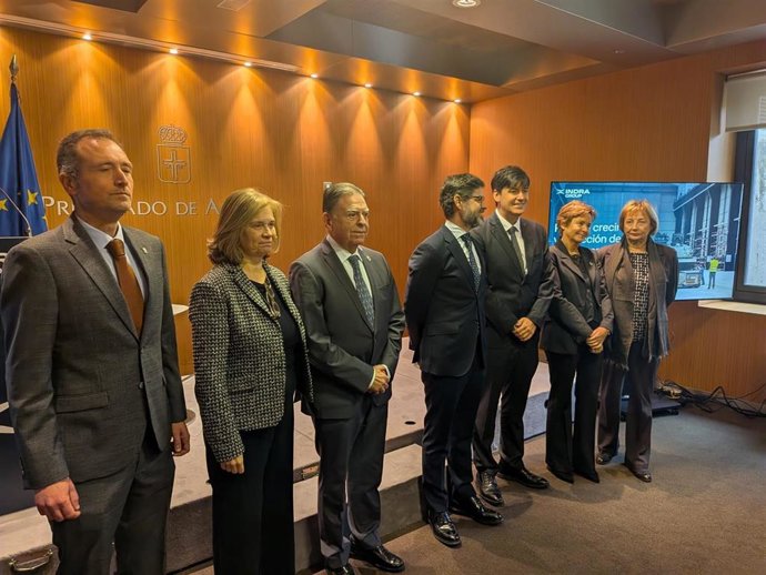 Asistentes al acto 'Plan de crecimiento y atracción de talento de Indra Group'