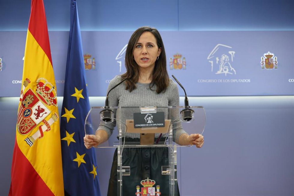 Archivo - La portavoz del grupo parlamentario de Podemos, Ione Belarra, durante una rueda de prensa en el Congreso de los Diputados, a 25 de noviembre de 2025, en Madrid (España).