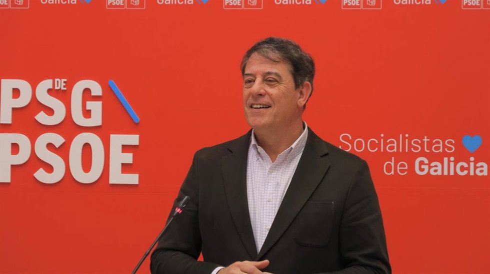 El secretario xeral del PSdeG, José Ramón Gómez Besteiro, en rueda de prensa