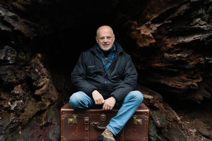 El escritor Valentín Carrera