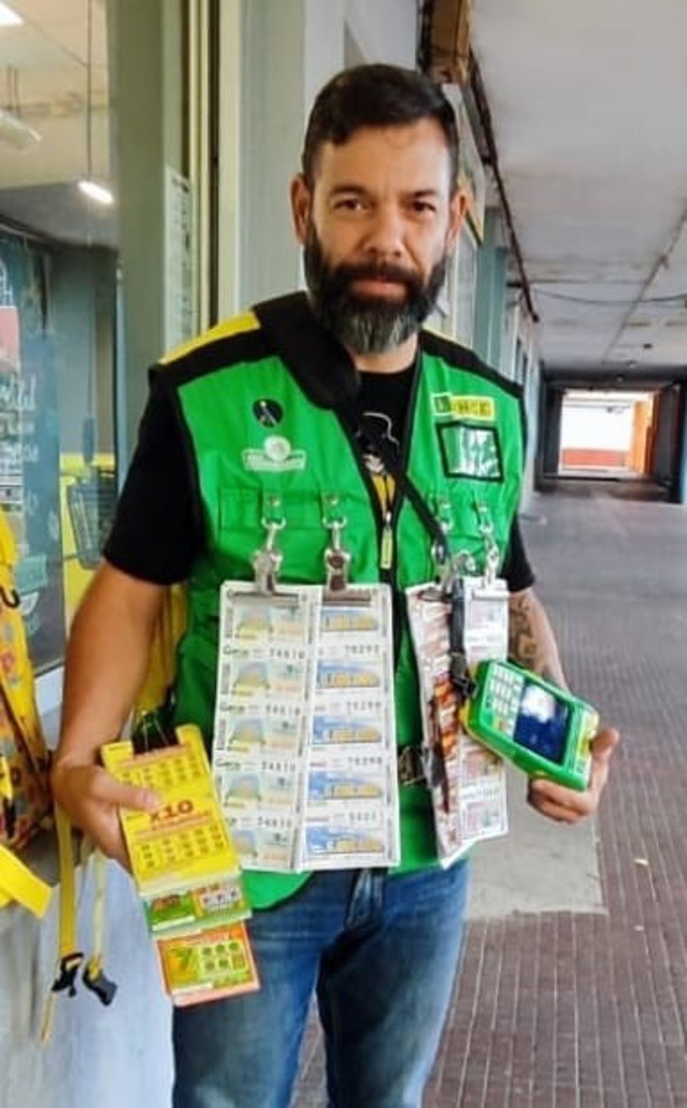 Agente vendedor de la ONCE Aaron Sosa