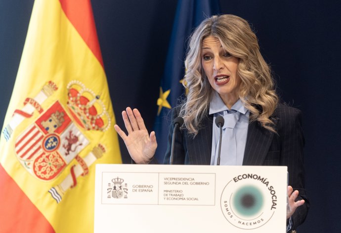 La vicepresidenta segunda y ministra de Trabajo y Economía Social, Yolanda Díaz, durante una rueda de prensa, en el Ministerio de Trabajo y Economía Social, a 19 de diciembre de 2025, en Madrid (España).