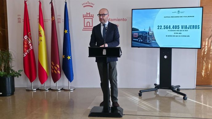 El Concejal de Movilidad, Gestión Económica y Contratación de Murcia, José Francisco Muñoz, presenta novedades del transporte público
