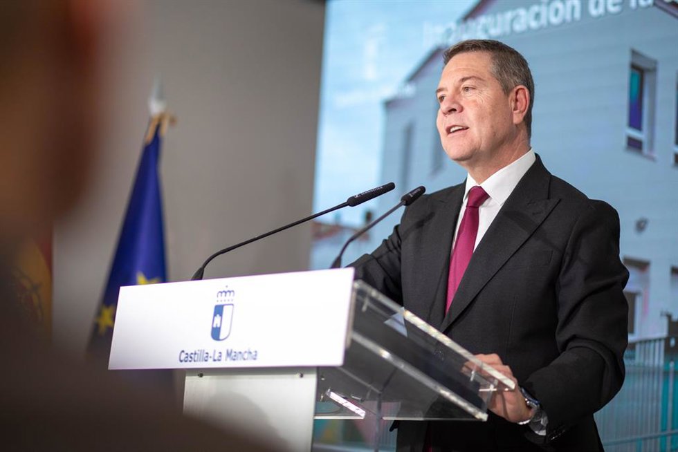 El presidente de Castilla-La Mancha, Emiliano García-Page, inaugura la ampliación y reforma del Colegio público de Educación Infantil y Primaria Valdemembra.