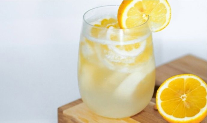Así se hace la limonada perfecta que hace sombra a la del supermercado
