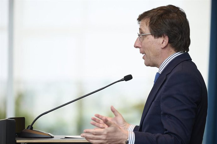 El alcalde de Madrid, José Luis Martínez-Almeida, participa en un encuentro informativo sobre el fin de las obras en Valdebebas